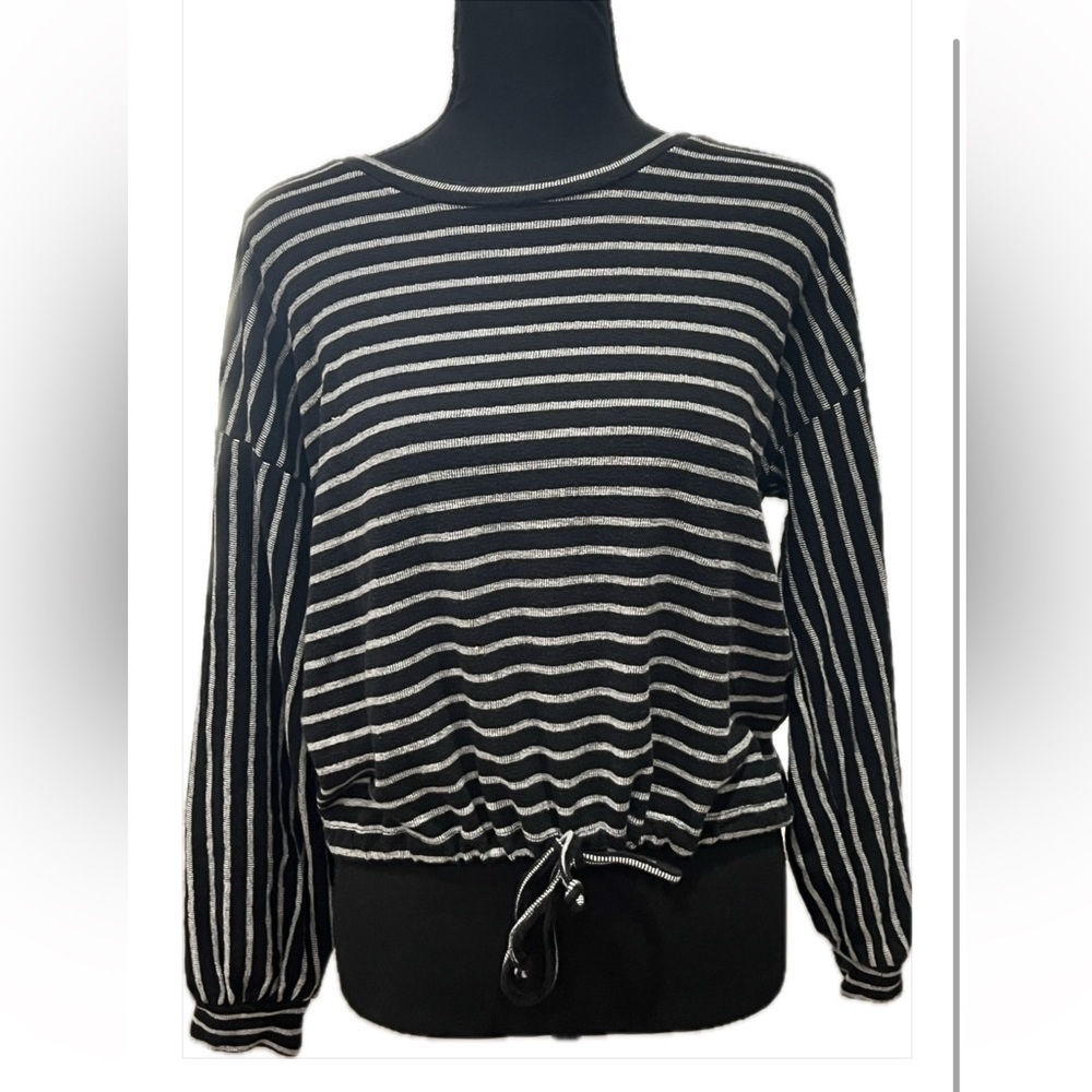 Forever 21 Black and White Striped Long Sleeve Top